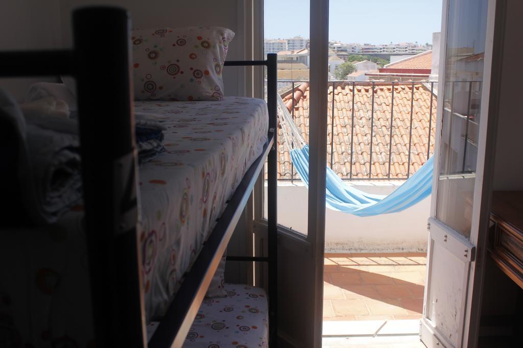 Lagos Central Hostel Ngoại thất bức ảnh